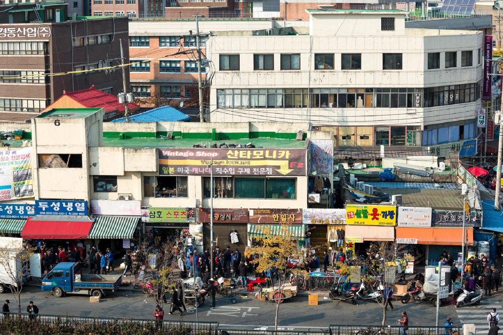 Dongmyo Flea Market