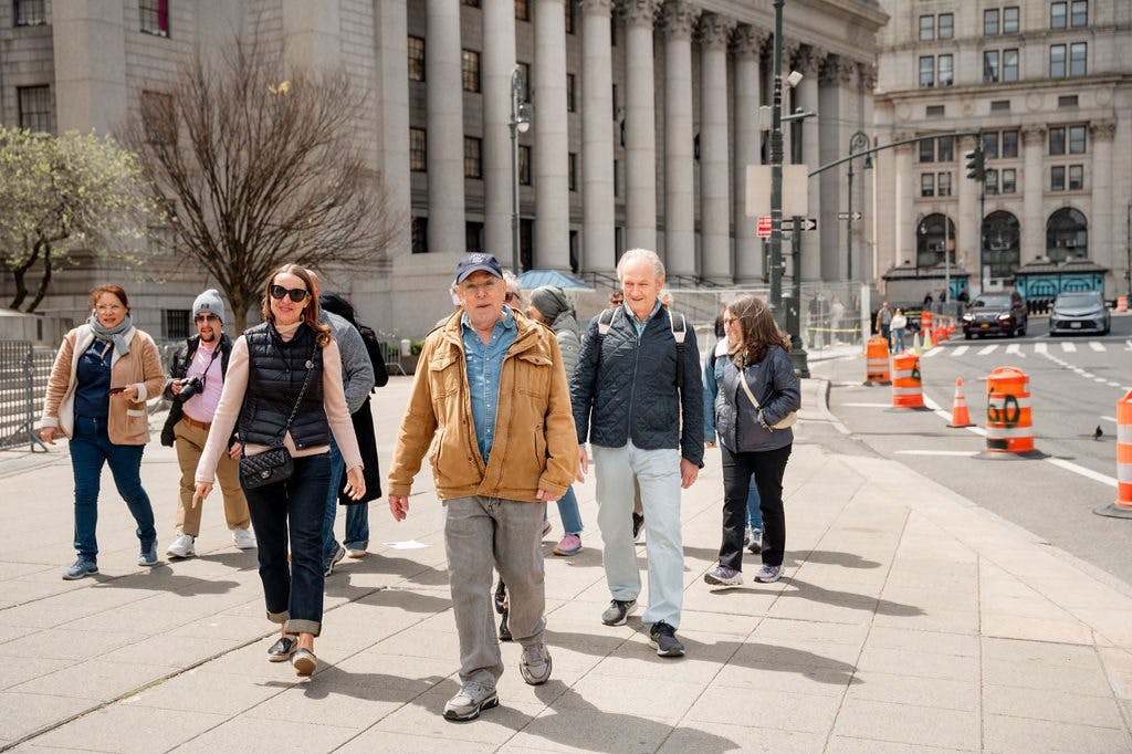 뉴욕의 유명한 법원을 둘러보세요.