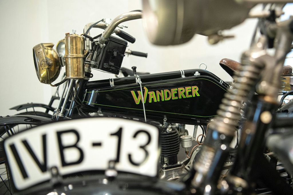 Im Motorradmuseum warten 175 Exponate auf Biker und Oldtimer-Fans.