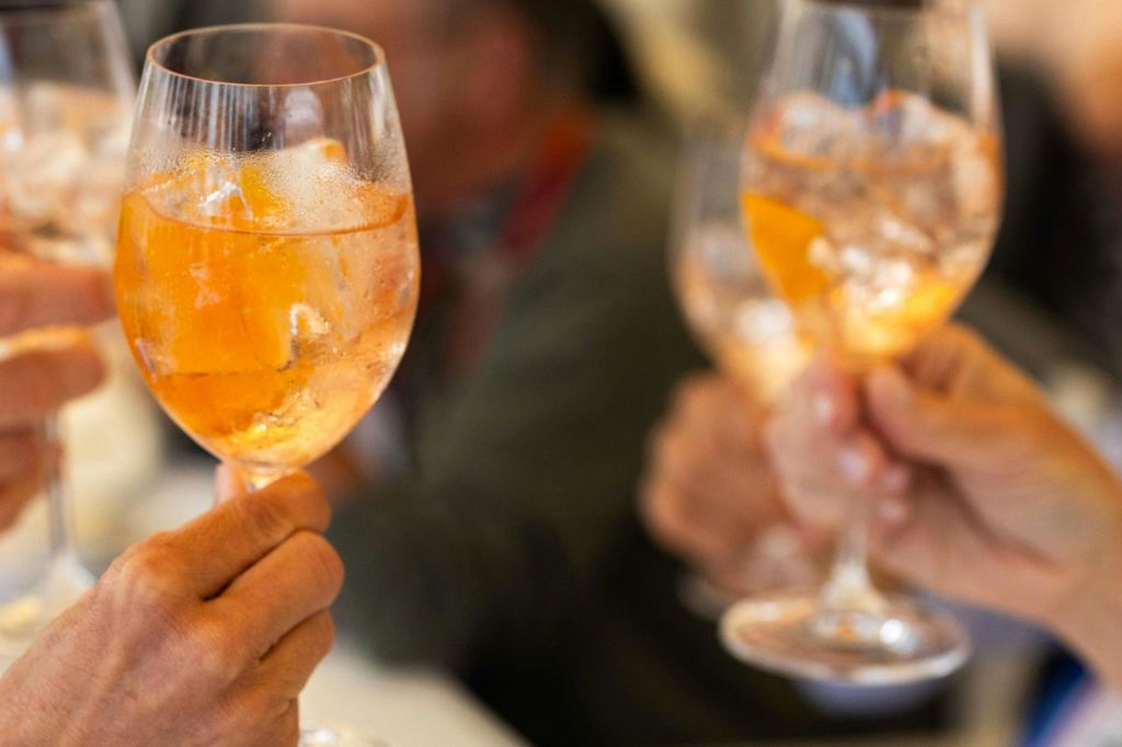 오늘 밤 스프리츠 - 볼로냐에서 친구 사귀기