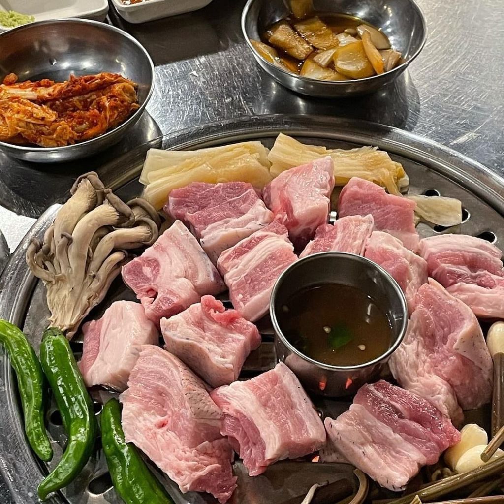 모메든 식당 모슬포 점