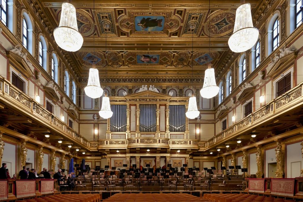 새해 콘서트와 독특한 음향으로 세계적으로 유명한 골든 홀