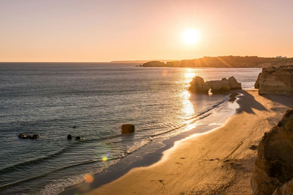 일몰에 즐기는 베나길 동굴 보트 투어 (포르티마오 출발)