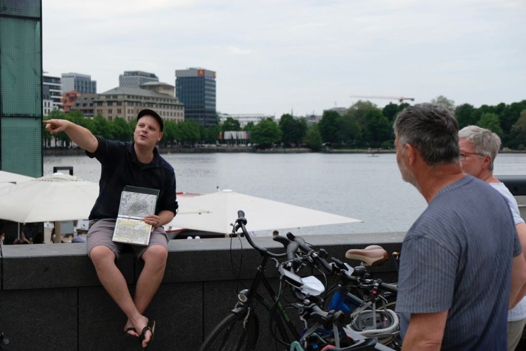 아우터 알스터 레이크 투어 가이드.