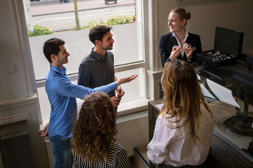 지구 중앙에 다이아몬드가 어떻게 형성되는지 알아보세요