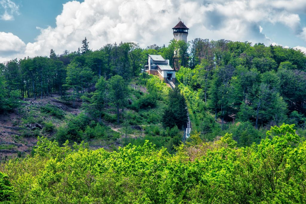 푸니쿨라 및 파수대 다이애나