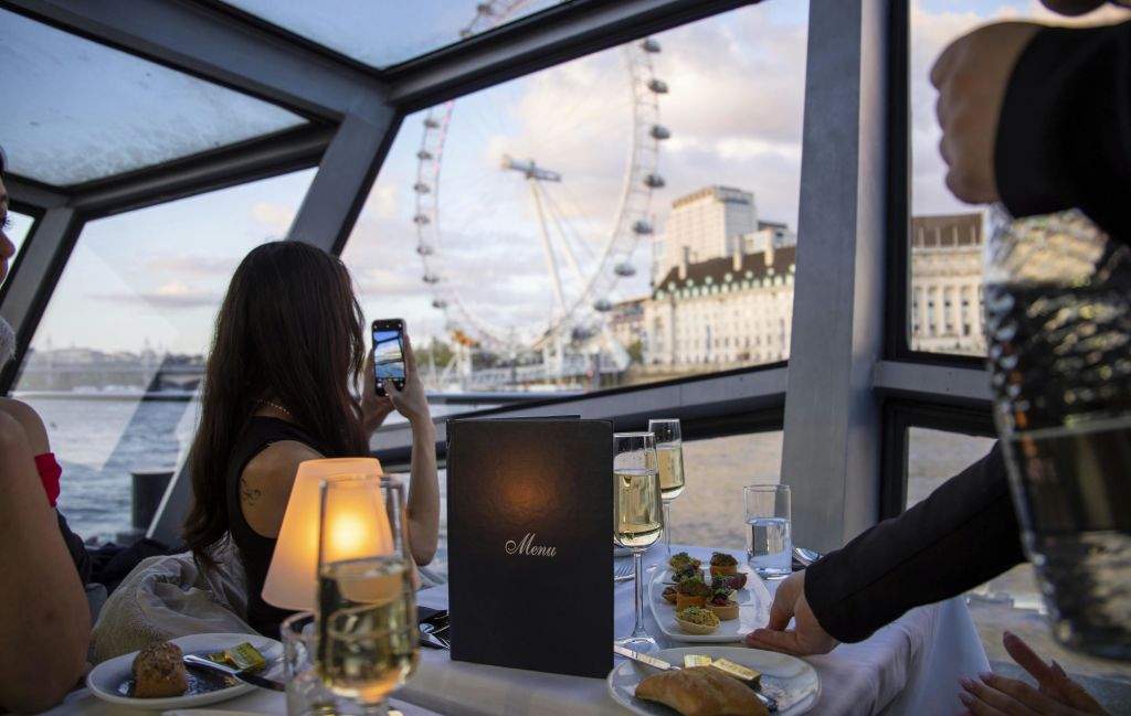 영국 시티 크루즈 - 런던 디너 크루즈