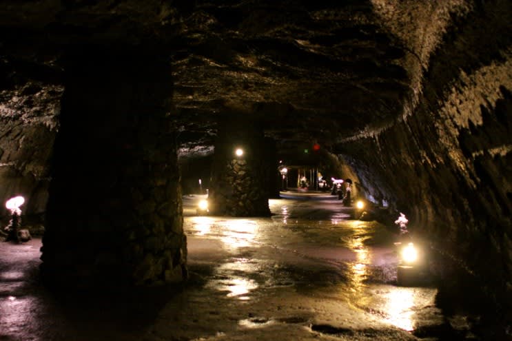 Manjanggul Lava Tube Thumbnail 4