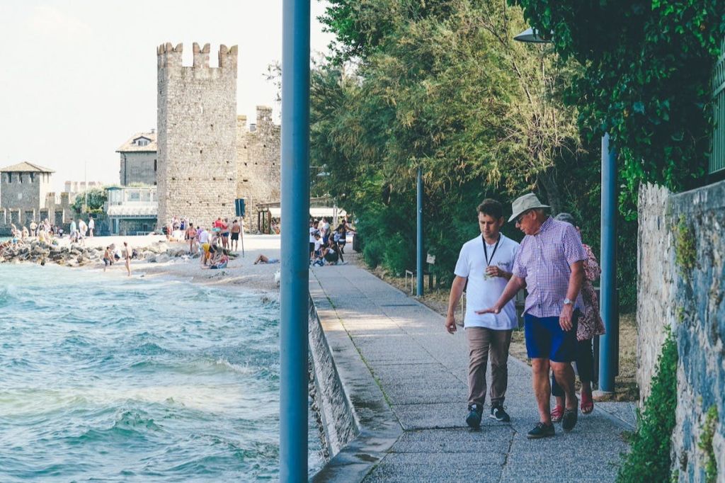 시르미오네 도보 투어