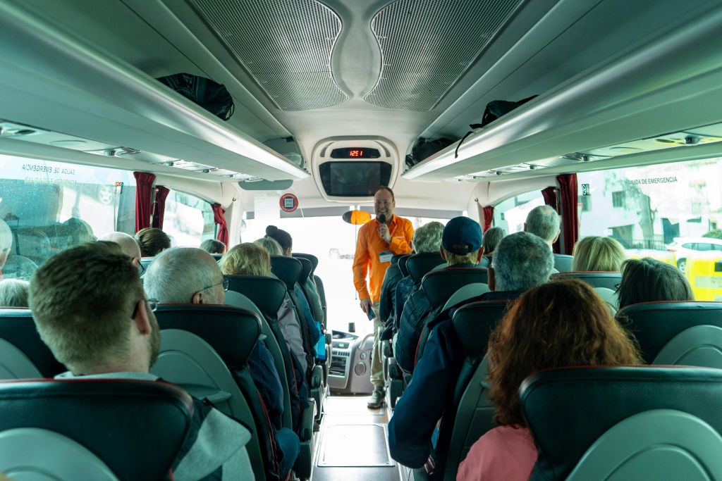 액티비티에서 어떤 일이 일어날지 설명하는 온보드 가이드.