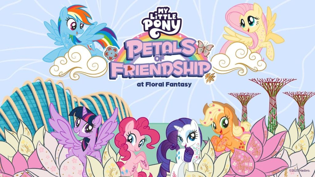 "My Little Pony: Petals of Friendship at Floral Fantasy" 텍스트 주변의 꽃 장식이있는 다채로운 만화 조랑말.