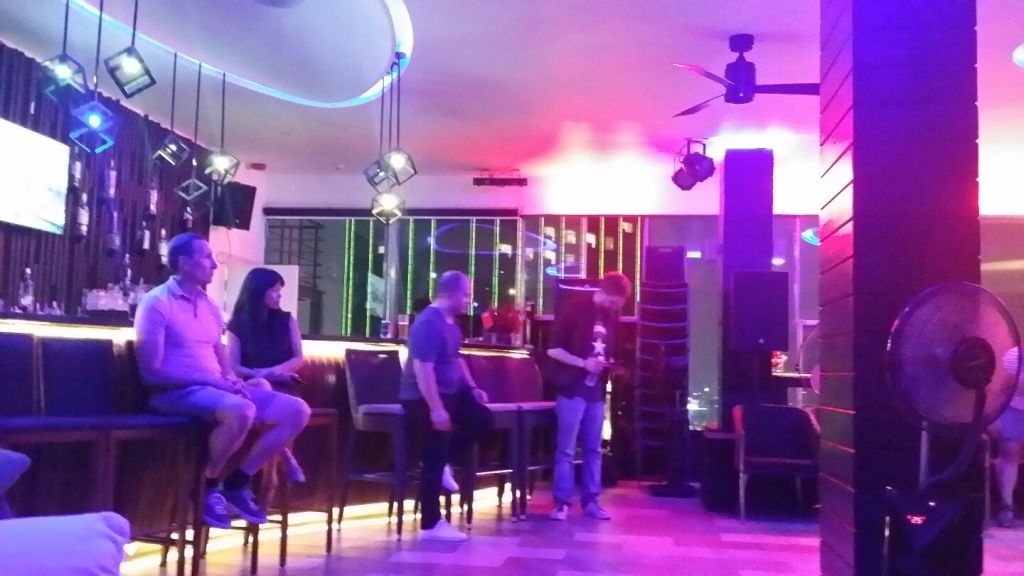 VERTICAL SKY BAR