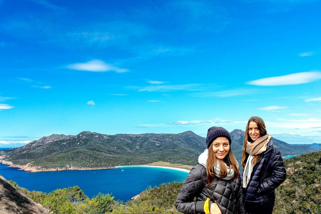 와인글라스 베이 전망대. 화창한 겨울날에도 투어는 매우 즐겁습니다!