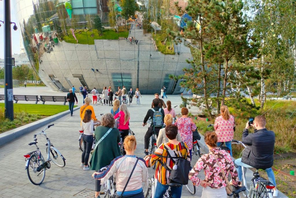 Boijmans van Beuningen Depot에서 즐기는 그룹 투어