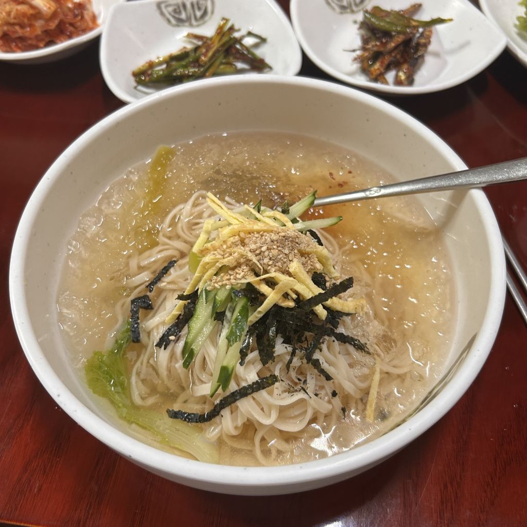 골목 안 손국수