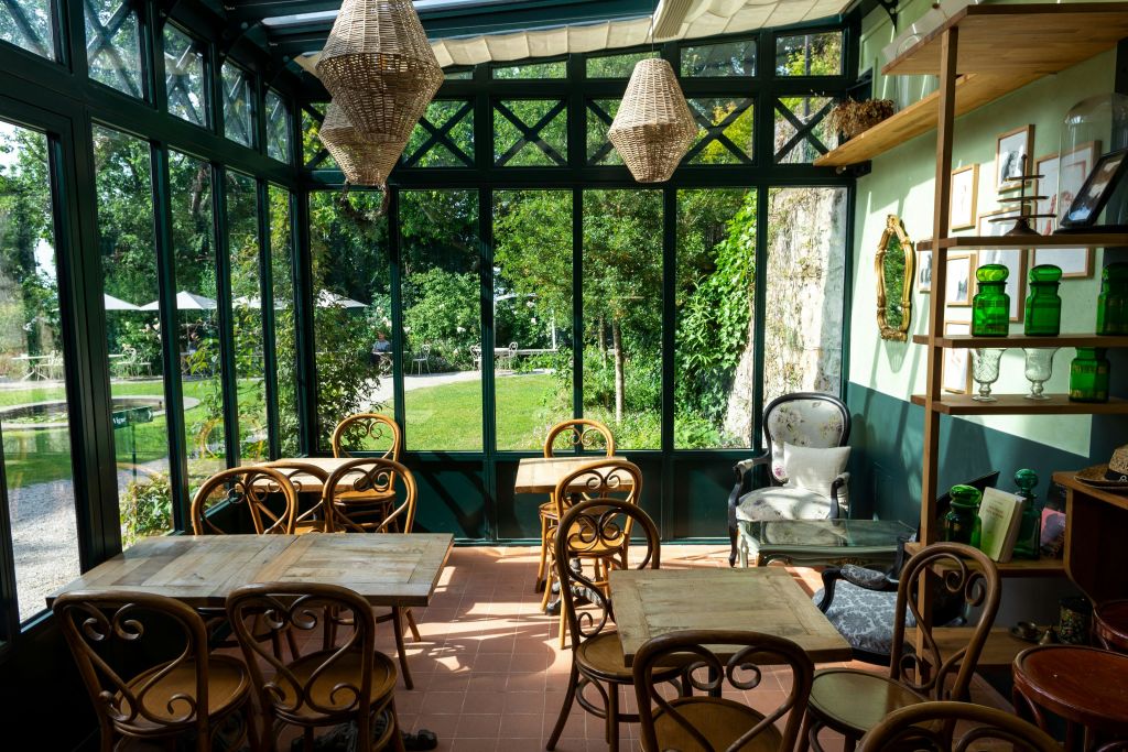 르누아르 카페 & 르누아르 정원 전망