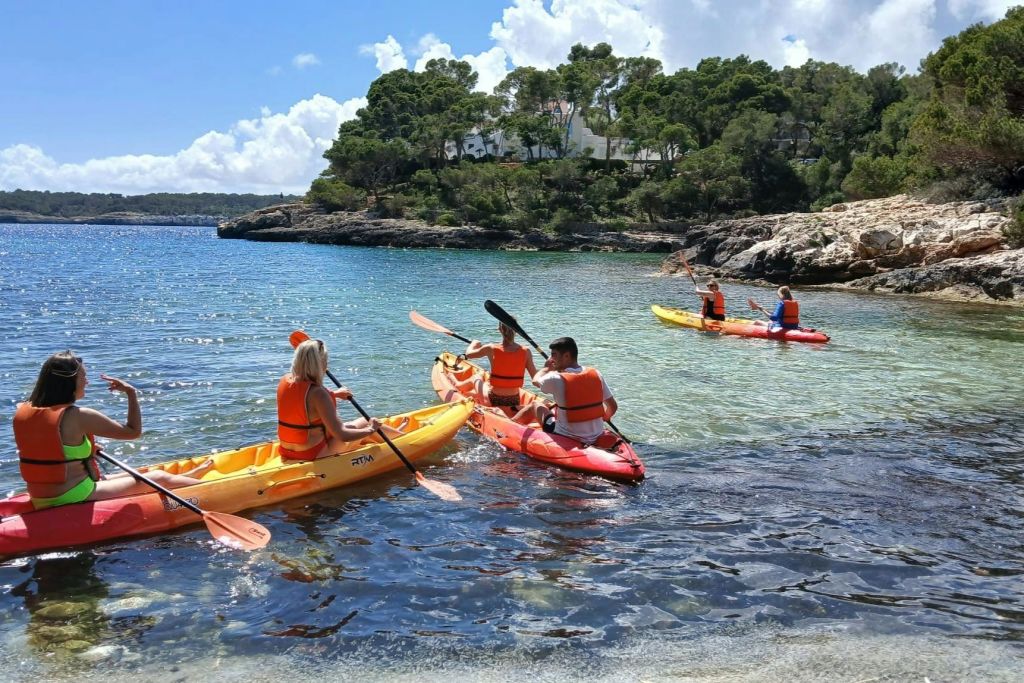 카약을 탄 일행