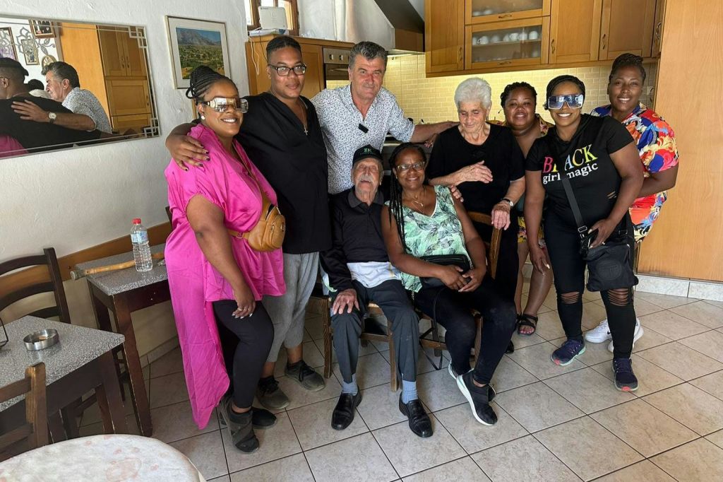 메사 라시티 마을의 전통 카페네이오