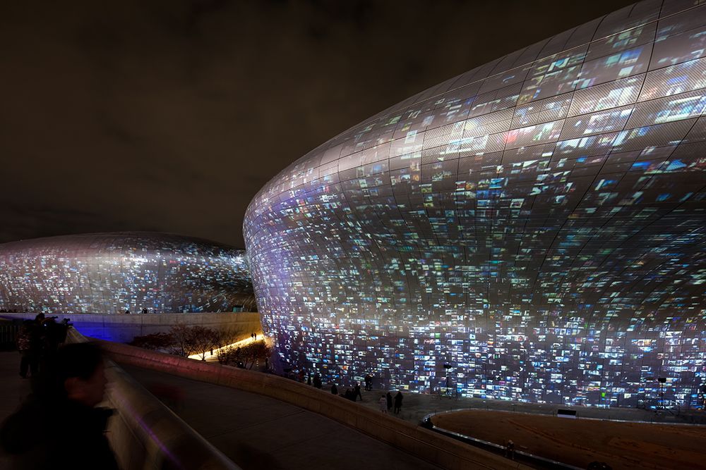 Dongdaemun Design Plaza (DDP) Thumbnail 2