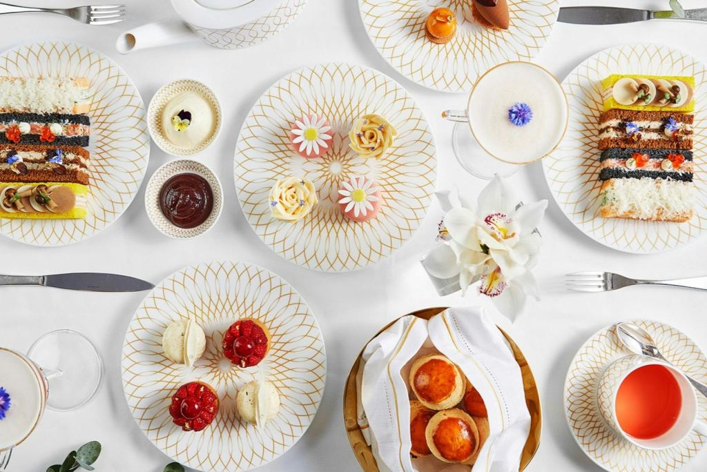 플라톤에서 즐기는 애프터눈 티 (무제한 차와 커피 포함)