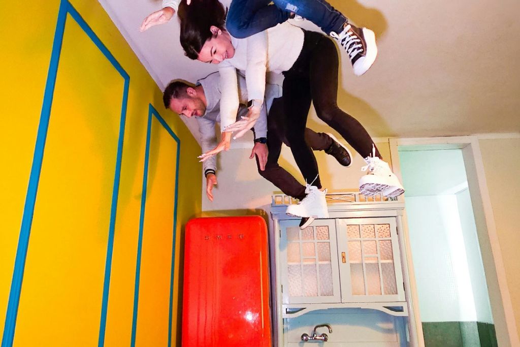 업사이드다운하우스