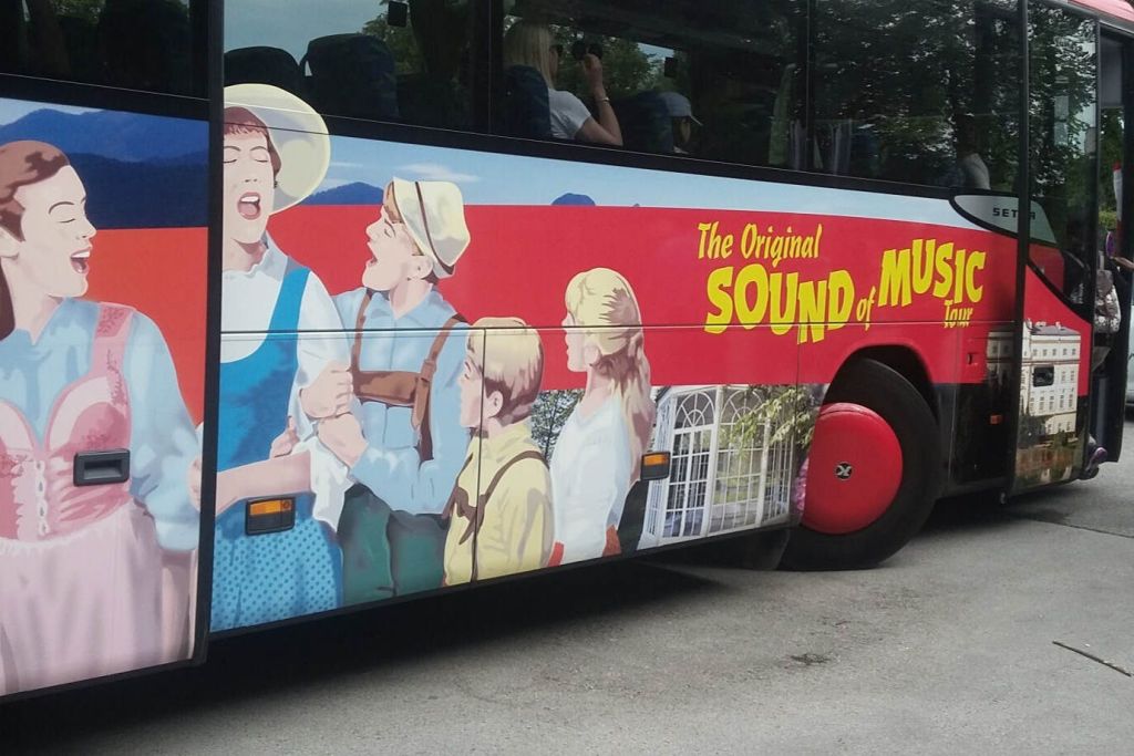 슈니첼과 국수가 함께하는 사운드 오브 뮤직 투어