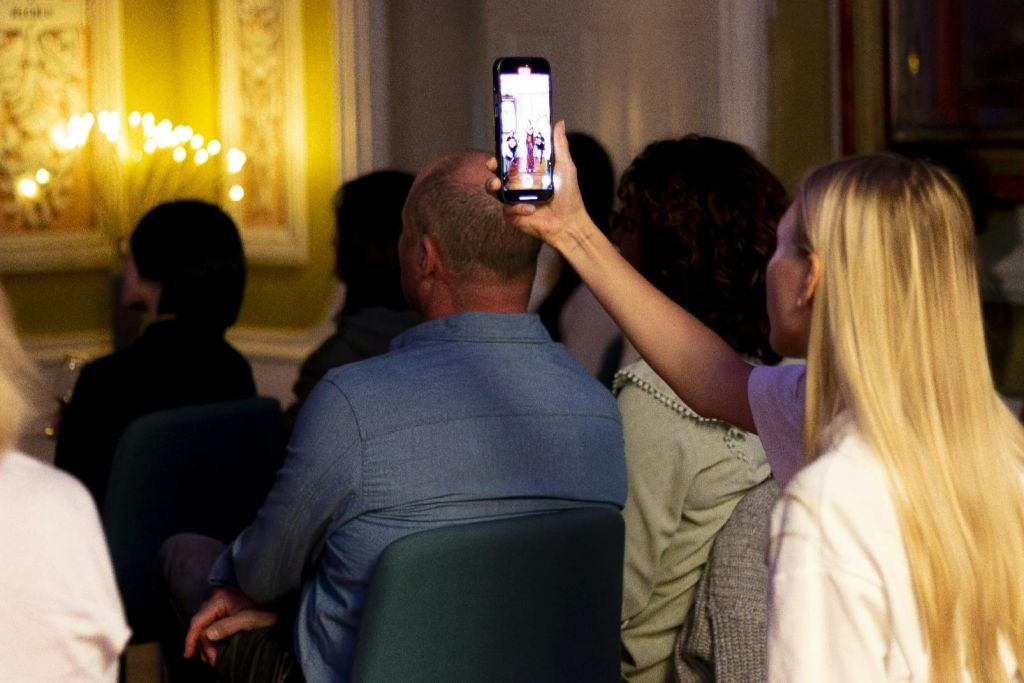 사진 촬영을 진행하는 공급업체