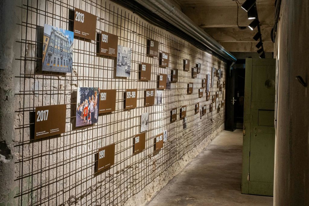 KBG 교도소 박물관 복도