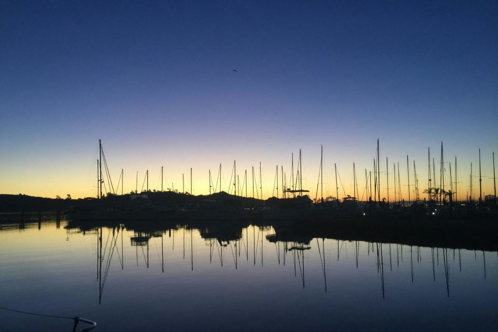 아름다운 하늘의 석양 빛