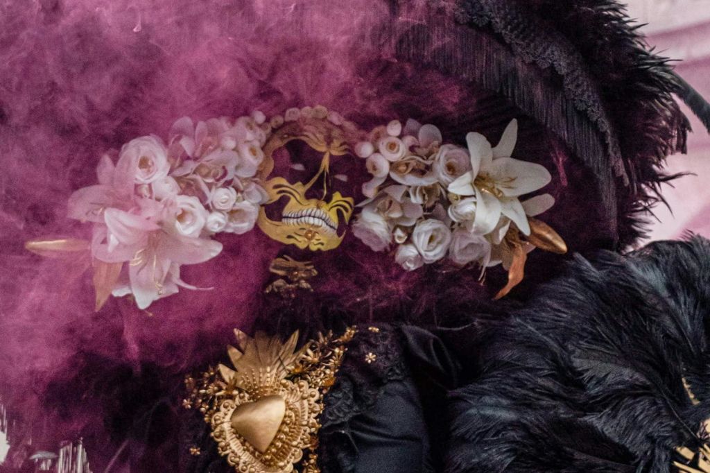 죽음의 날, 전설과 유령