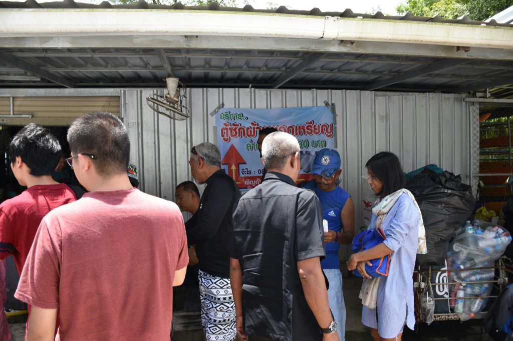 아오포르 부두에서 보트 선원을 만나세요