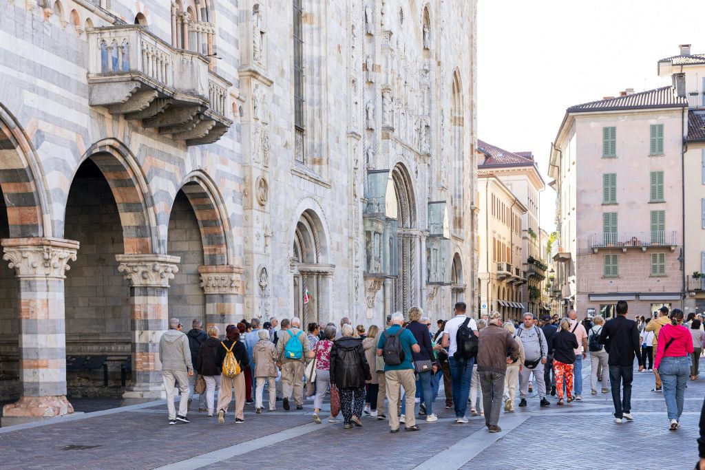 투어 중 그룹화하기