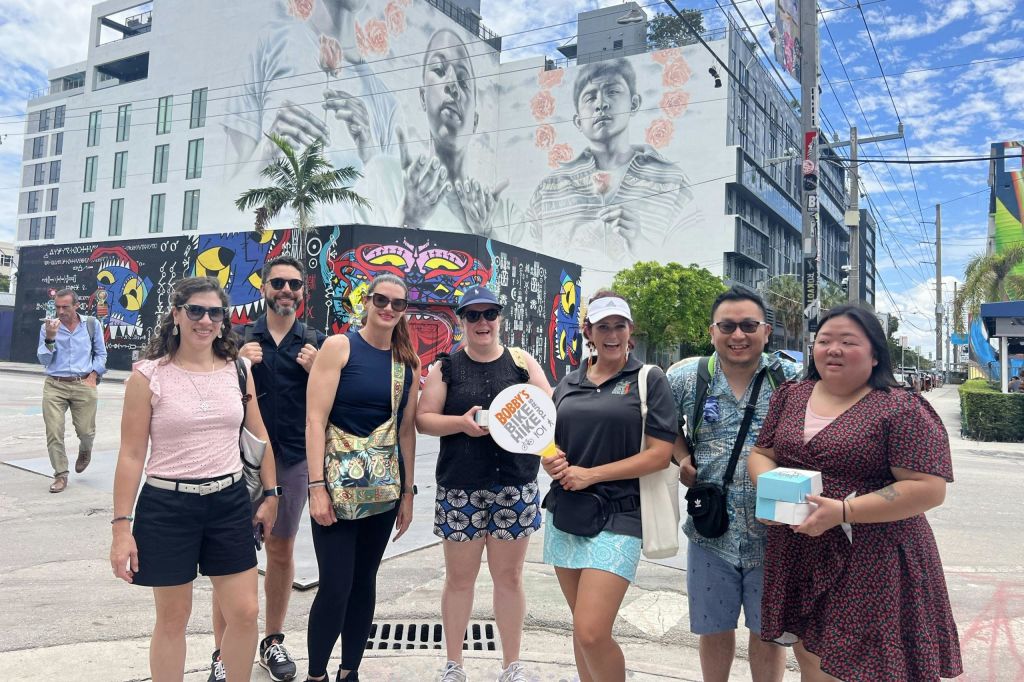 윈우드 월스 거리 벽화 & 동네 도보 투어