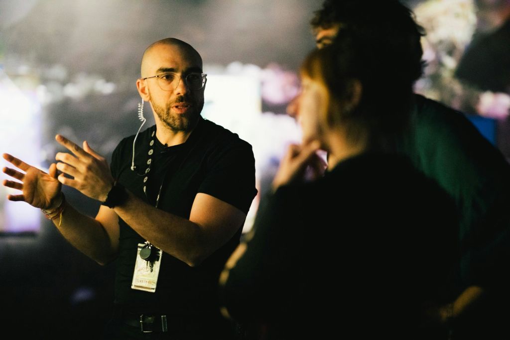 베를린 포토그라피스카 (Fotografiska Berlin) 에서 게스트와 함께하는 투어 가이드.