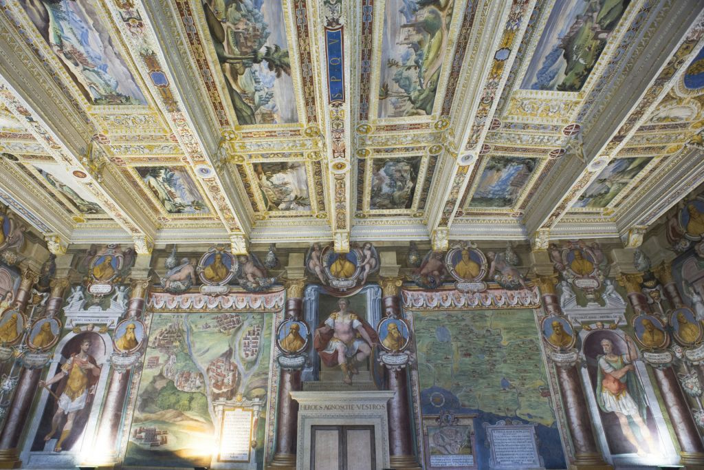 비테르보 궁전의 레지아 홀