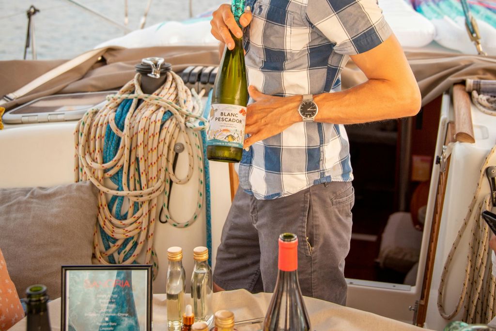 전문 바텐더와 이중 언어를 구사하는 바텐더