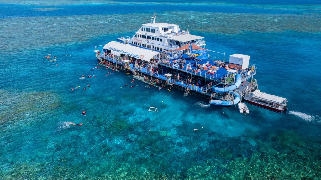 무어 리프 일일 투어 (Sunlover Reef Cruises)