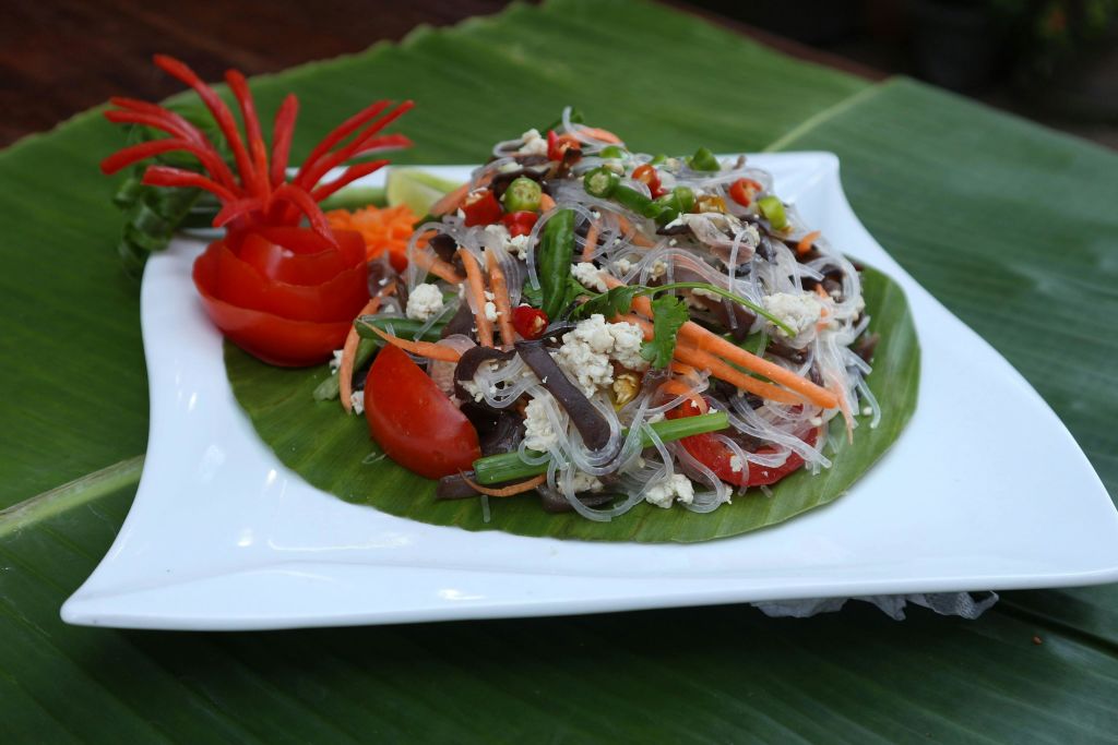 유리 면 샐러드