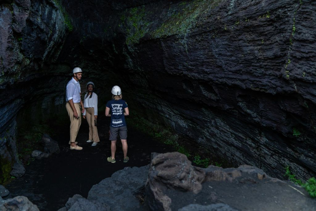용암 동굴 투어