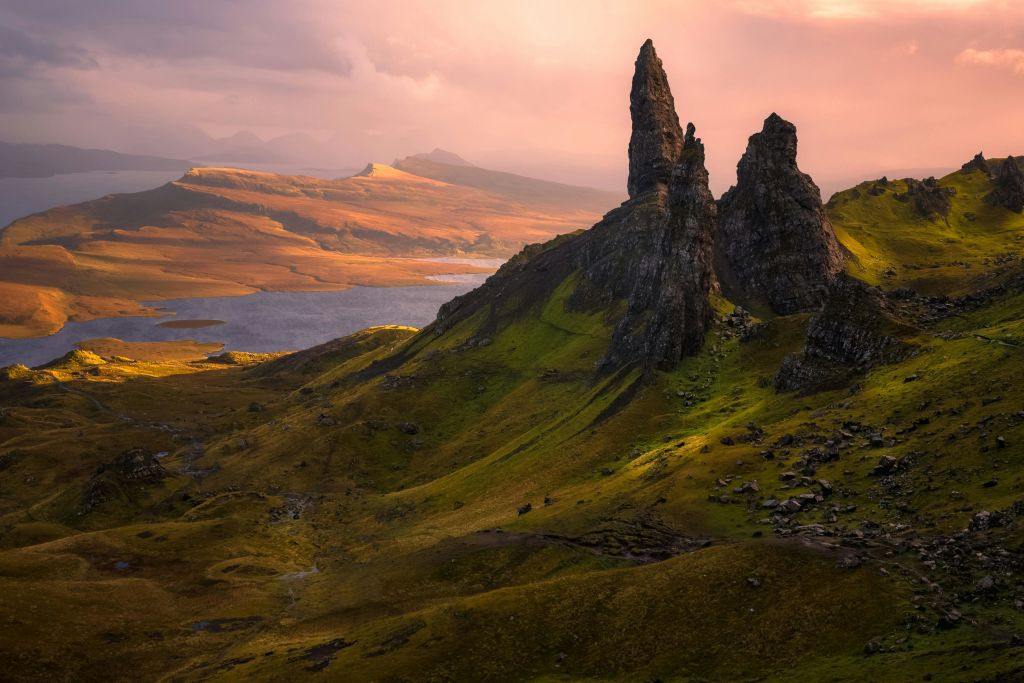 The Old Man of Storr: 사랑스러운 이야기가 있는 놀라운 암석 지대.
