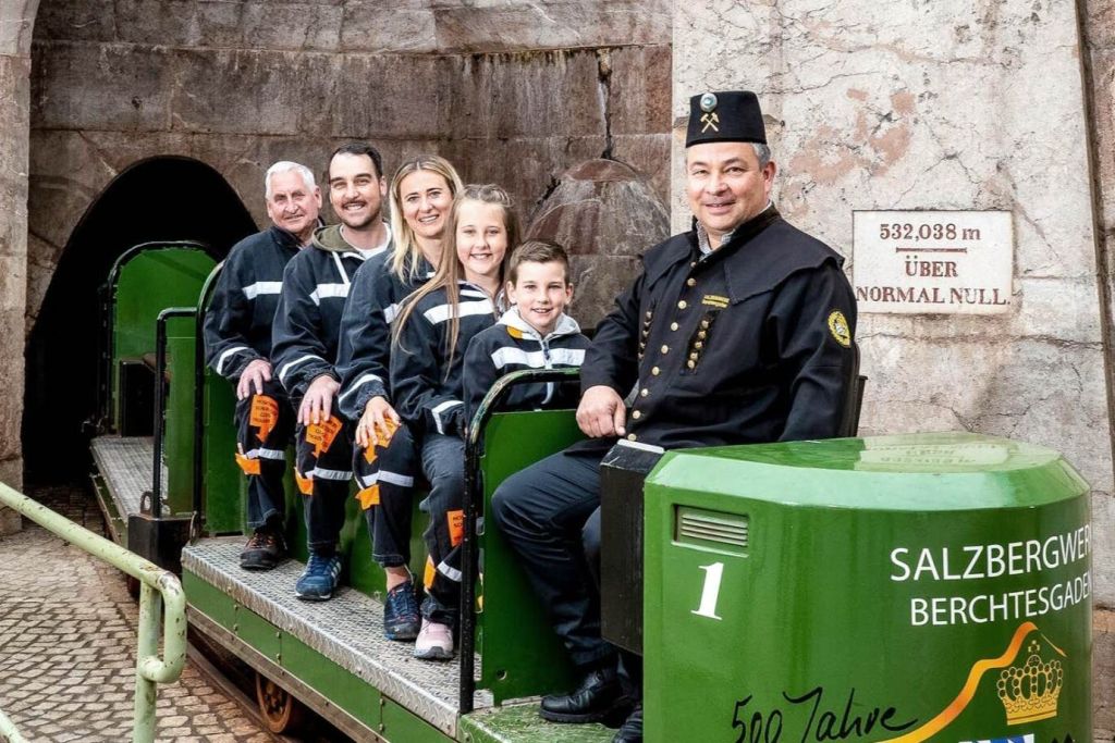 슈퍼 세이버: 오리지널 사운드 오브 뮤직 투어 ® & 소금 광산 투어 - 투어 3A +1A