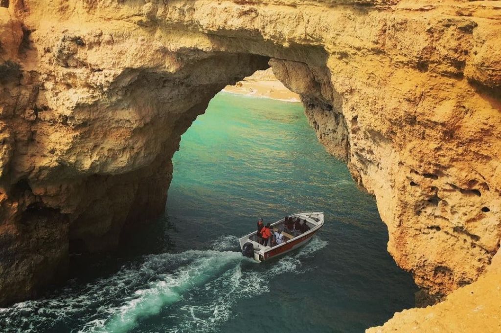 알반데이라아치