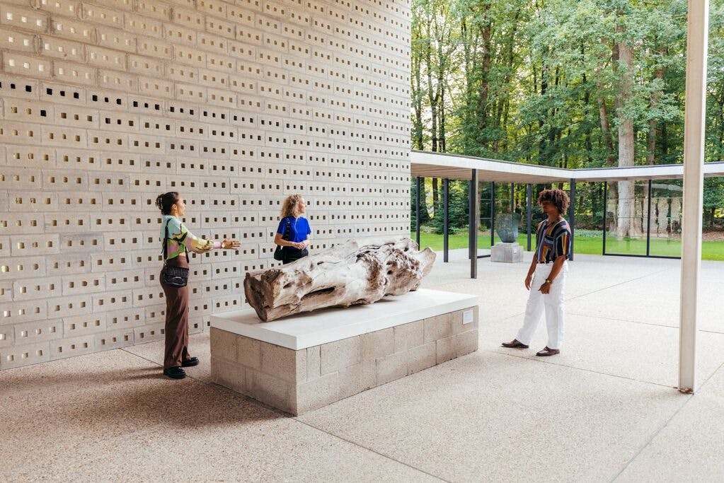 조각 정원의 방문객