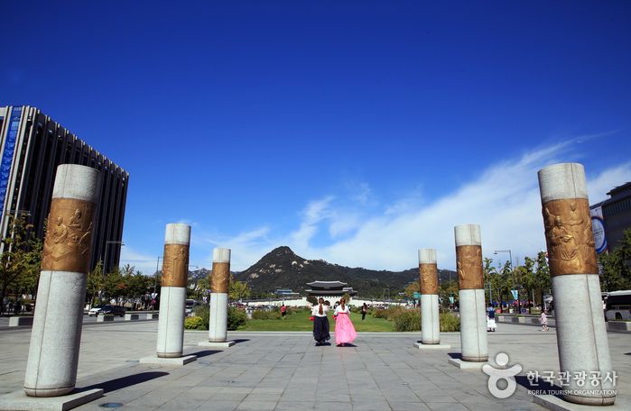 Gwanghwamun Square Thumbnail 5