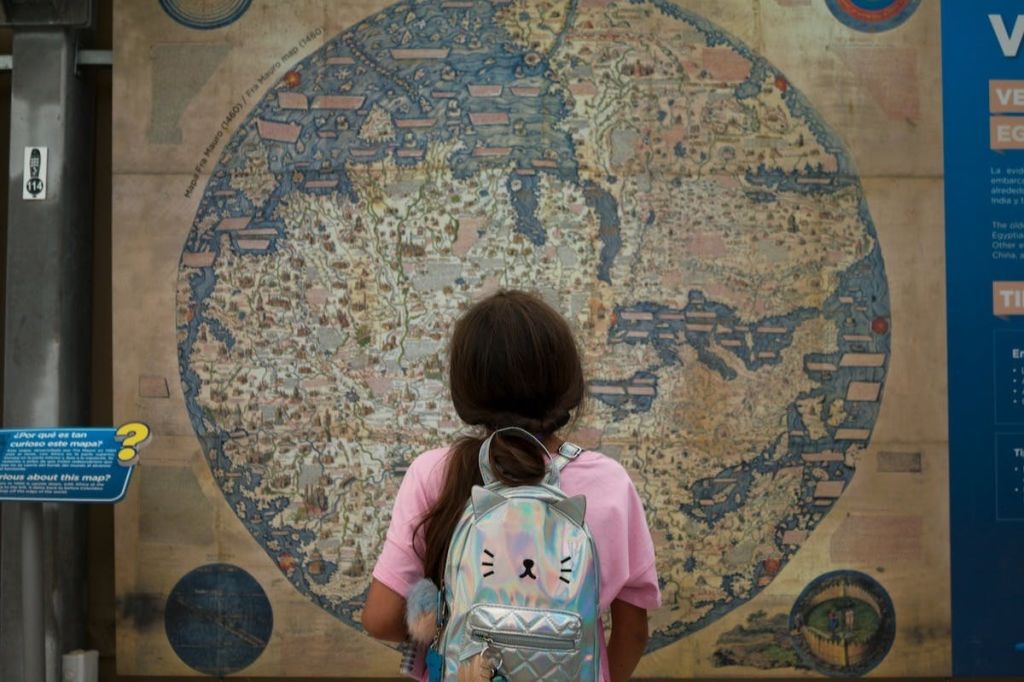 공원에서 열리는 전시회