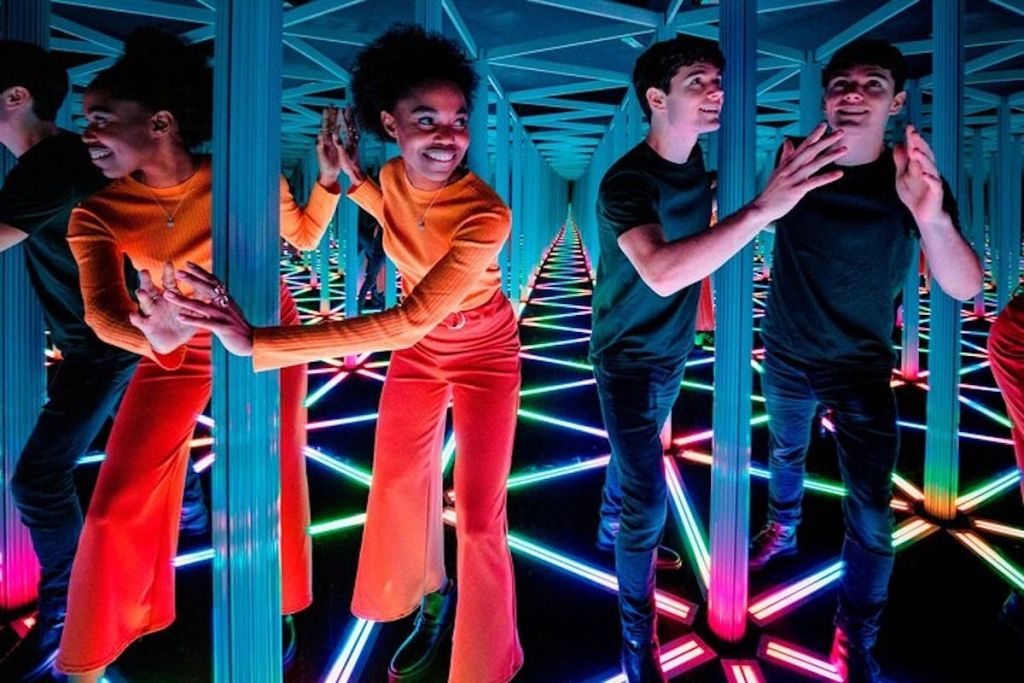 카메라 옵스큐라와 환상의 세계, 에든버러