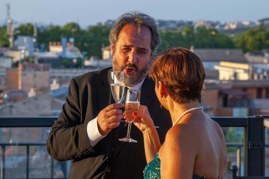 즐거운 잔을 마시자!