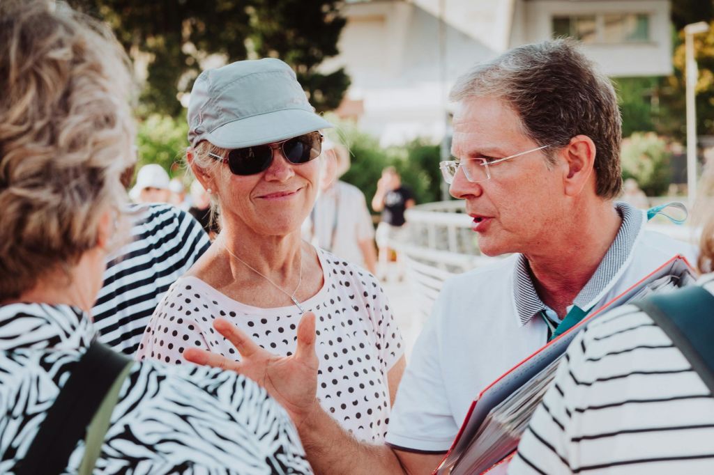 가이드 및 여행자