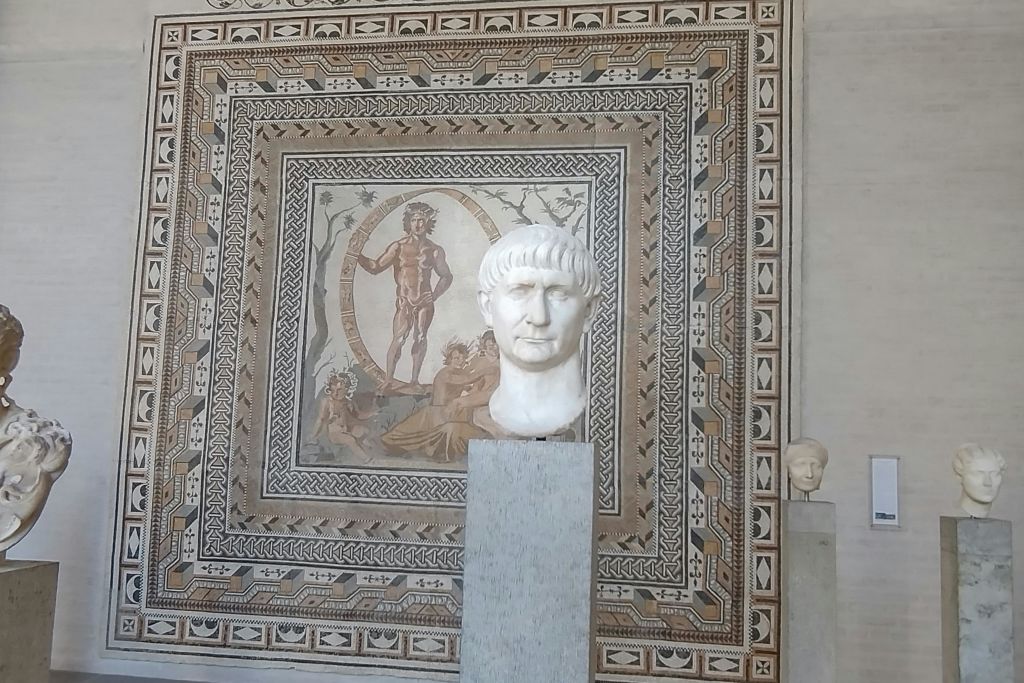 뒷방에서 바라본 모자이크