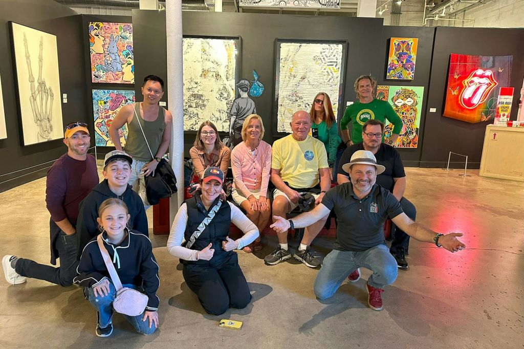 윈우드 월스 거리 벽화 & 동네 도보 투어